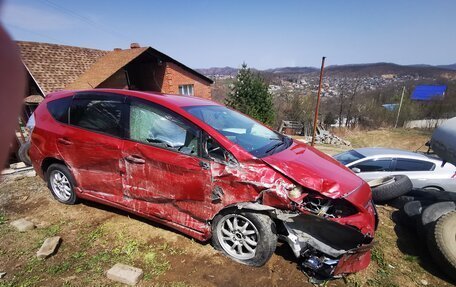 Toyota Prius Alpha I (ZVW40/41), 2012 год, 550 000 рублей, 2 фотография