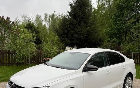 Volkswagen Jetta VI, 2014 год, 1 000 000 рублей, 1 фотография