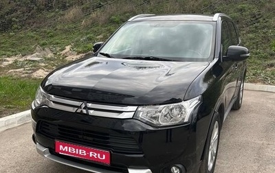 Mitsubishi Outlander III рестайлинг 3, 2014 год, 1 650 000 рублей, 1 фотография
