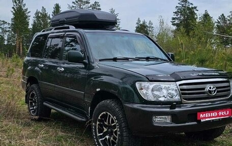 Toyota Land Cruiser 100 рестайлинг 2, 2003 год, 2 750 000 рублей, 13 фотография