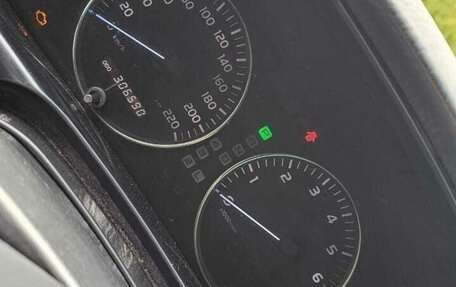Toyota Land Cruiser 100 рестайлинг 2, 2003 год, 2 750 000 рублей, 26 фотография