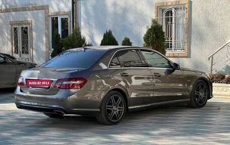 Mercedes-Benz E-Класс, 2012 год, 1 890 000 рублей, 4 фотография