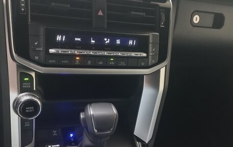 Toyota Land Cruiser, 2022 год, 9 500 000 рублей, 26 фотография