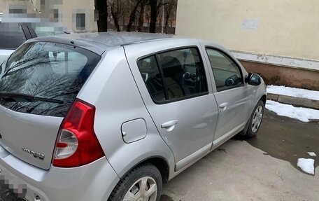 Renault Sandero I, 2013 год, 700 000 рублей, 2 фотография