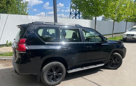 Toyota Land Cruiser Prado 150 рестайлинг 2, 2017 год, 5 100 000 рублей, 4 фотография