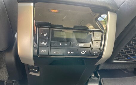 Toyota Land Cruiser Prado 150 рестайлинг 2, 2017 год, 5 100 000 рублей, 10 фотография