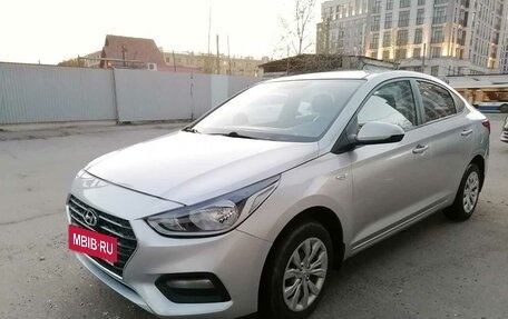 Hyundai Solaris II рестайлинг, 2017 год, 900 000 рублей, 2 фотография