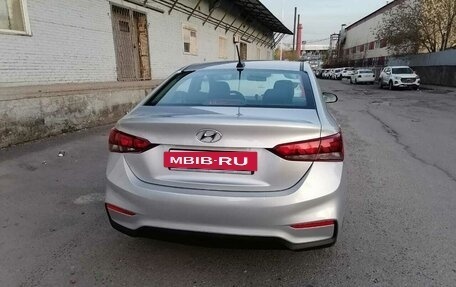 Hyundai Solaris II рестайлинг, 2017 год, 900 000 рублей, 7 фотография