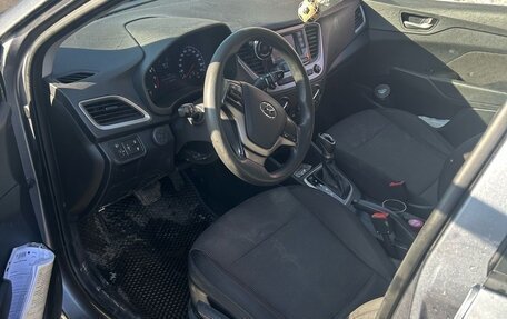 Hyundai Solaris II рестайлинг, 2018 год, 890 000 рублей, 5 фотография