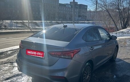 Hyundai Solaris II рестайлинг, 2018 год, 890 000 рублей, 4 фотография