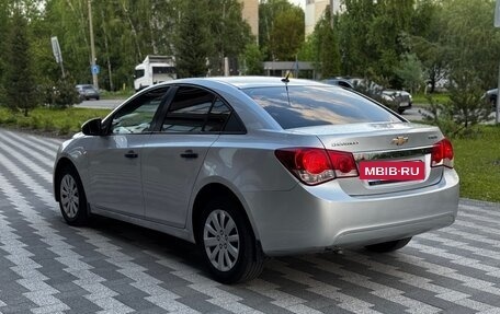 Chevrolet Cruze II, 2011 год, 515 000 рублей, 4 фотография