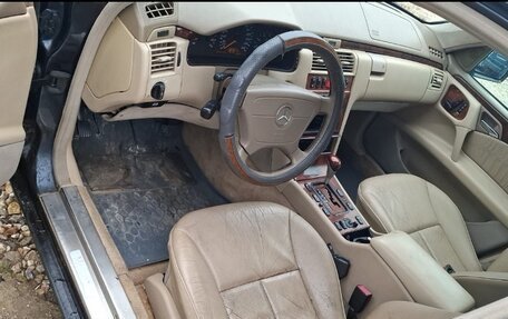 Mercedes-Benz E-Класс, 1999 год, 335 000 рублей, 6 фотография