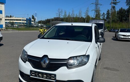 Renault Logan II, 2016 год, 700 000 рублей, 10 фотография
