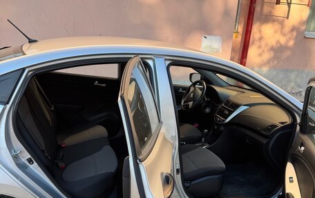 Hyundai Solaris II рестайлинг, 2013 год, 968 000 рублей, 8 фотография