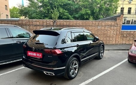 Volkswagen Tiguan II, 2021 год, 3 850 000 рублей, 2 фотография