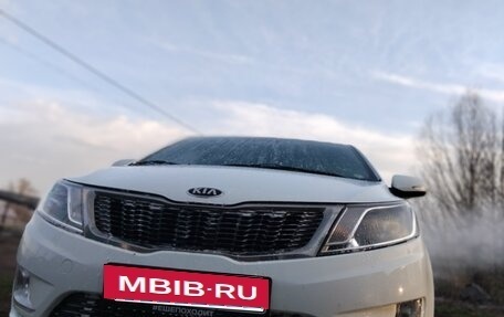 KIA Rio III рестайлинг, 2013 год, 920 000 рублей, 2 фотография