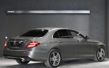 Mercedes-Benz E-Класс, 2020 год, 3 800 000 рублей, 2 фотография