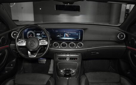 Mercedes-Benz E-Класс, 2020 год, 3 800 000 рублей, 11 фотография