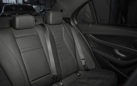 Mercedes-Benz E-Класс, 2020 год, 3 800 000 рублей, 20 фотография