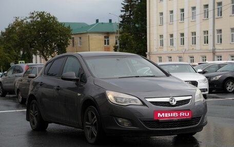 Opel Astra J, 2010 год, 600 000 рублей, 2 фотография