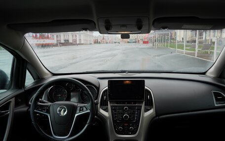 Opel Astra J, 2010 год, 600 000 рублей, 11 фотография