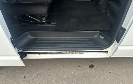 Volkswagen Transporter T5 рестайлинг, 2010 год, 2 350 000 рублей, 17 фотография