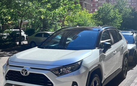 Toyota RAV4, 2020 год, 3 775 000 рублей, 1 фотография