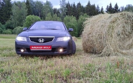 Honda Accord VII рестайлинг, 2004 год, 700 000 рублей, 1 фотография
