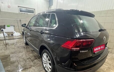 Volkswagen Tiguan II, 2018 год, 2 190 000 рублей, 3 фотография