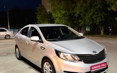 KIA Rio III рестайлинг, 2016 год, 990 000 рублей, 1 фотография