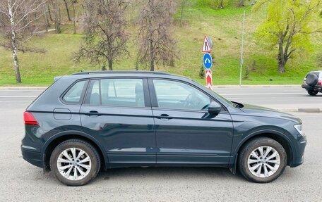 Volkswagen Tiguan II, 2017 год, 2 050 000 рублей, 4 фотография