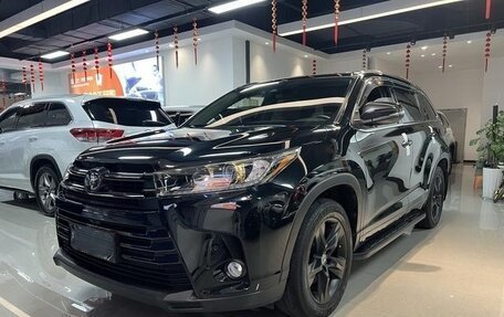 Toyota Highlander III, 2021 год, 2 500 200 рублей, 1 фотография