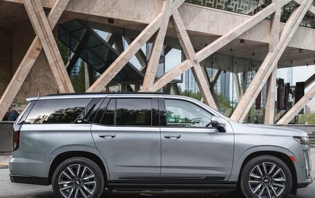 Cadillac Escalade V, 2023 год, 14 750 000 рублей, 8 фотография