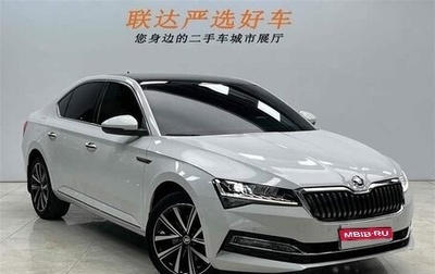 Skoda Superb III рестайлинг, 2022 год, 1 960 000 рублей, 1 фотография
