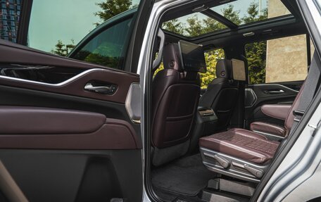 Cadillac Escalade V, 2023 год, 14 750 000 рублей, 10 фотография