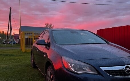 Opel Astra J, 2011 год, 600 000 рублей, 1 фотография