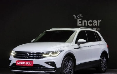 Volkswagen Tiguan II, 2022 год, 2 380 000 рублей, 1 фотография