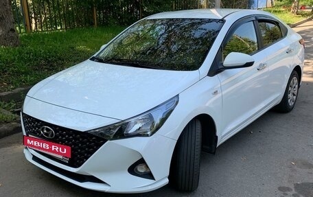 Hyundai Solaris II рестайлинг, 2021 год, 1 500 000 рублей, 2 фотография