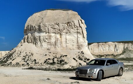 Chrysler 300C II, 2007 год, 1 150 000 рублей, 20 фотография