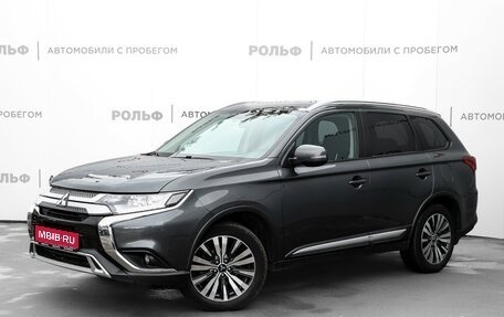 Mitsubishi Outlander III рестайлинг 3, 2019 год, 2 075 000 рублей, 1 фотография