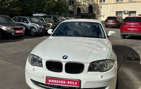 BMW 1 серия, 2011 год, 990 000 рублей, 1 фотография