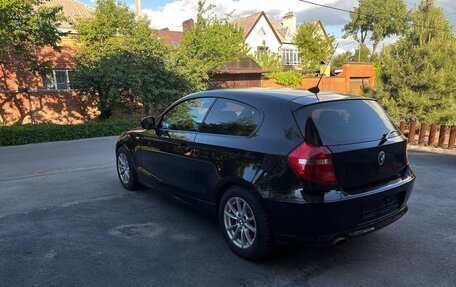 BMW 1 серия, 2011 год, 810 000 рублей, 2 фотография