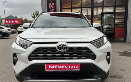 Toyota RAV4, 2021 год, 3 300 000 рублей, 1 фотография