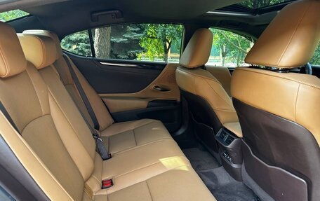 Lexus ES VII, 2021 год, 4 500 000 рублей, 14 фотография