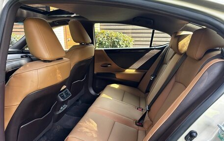 Lexus ES VII, 2021 год, 4 500 000 рублей, 17 фотография