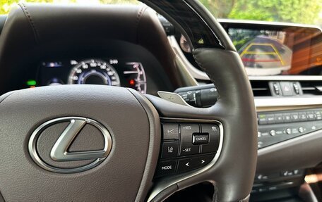 Lexus ES VII, 2021 год, 4 500 000 рублей, 26 фотография