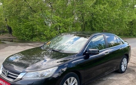 Honda Accord IX рестайлинг, 2013 год, 1 350 000 рублей, 2 фотография