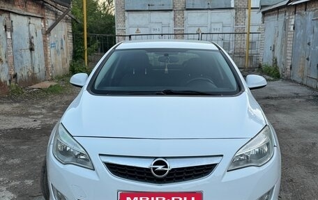 Opel Astra J, 2012 год, 650 000 рублей, 1 фотография