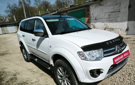 Mitsubishi Pajero Sport II рестайлинг, 2015 год, 2 300 000 рублей, 10 фотография