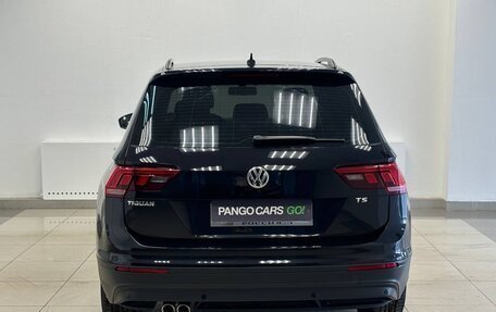 Volkswagen Tiguan II, 2018 год, 2 450 000 рублей, 6 фотография